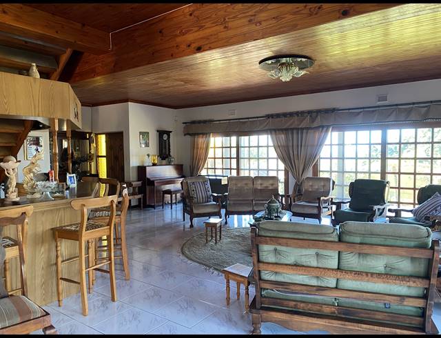 6 BEDROOM HOUSE FOR SALE IN WINKLESPRUIT